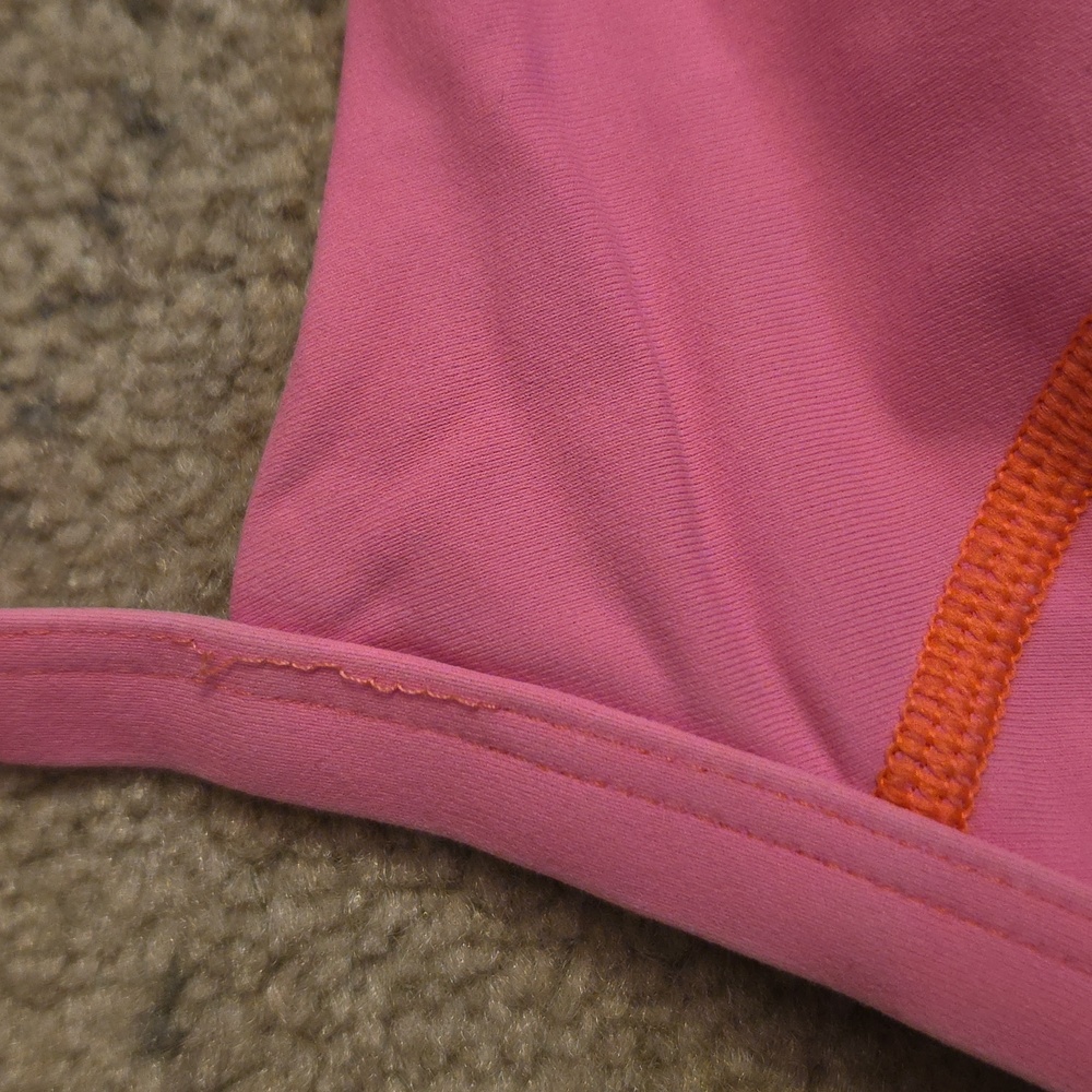 Lululemon Rise and Run Bra in the color Flash Light, Size 10, Preowned - Picture 4 of 14